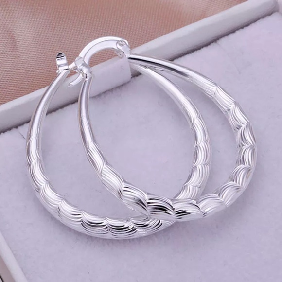 Silver Teardrop Hoop earrings NEW 🌷 - Picture 2 of 3